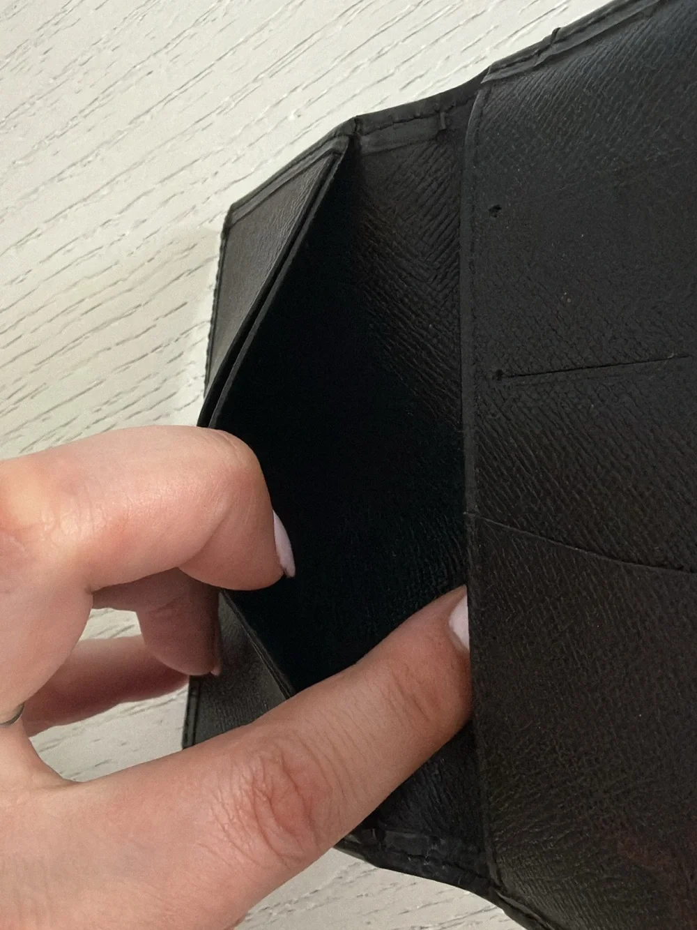 Louis Vuitton unisex louis